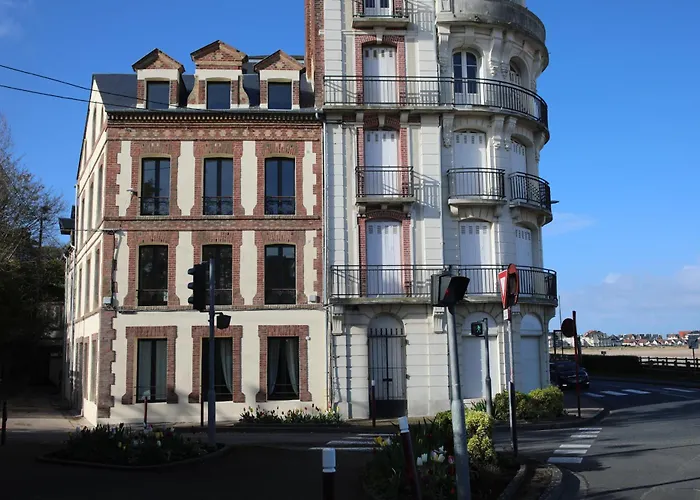 Nid Douillet A 30 Metres De La Grande Plage De Houlgate - Residence La Vague -