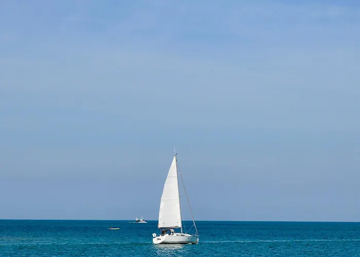 Nid Douillet A 30 Metres De La Grande Plage De Houlgate - Residence La Vague -